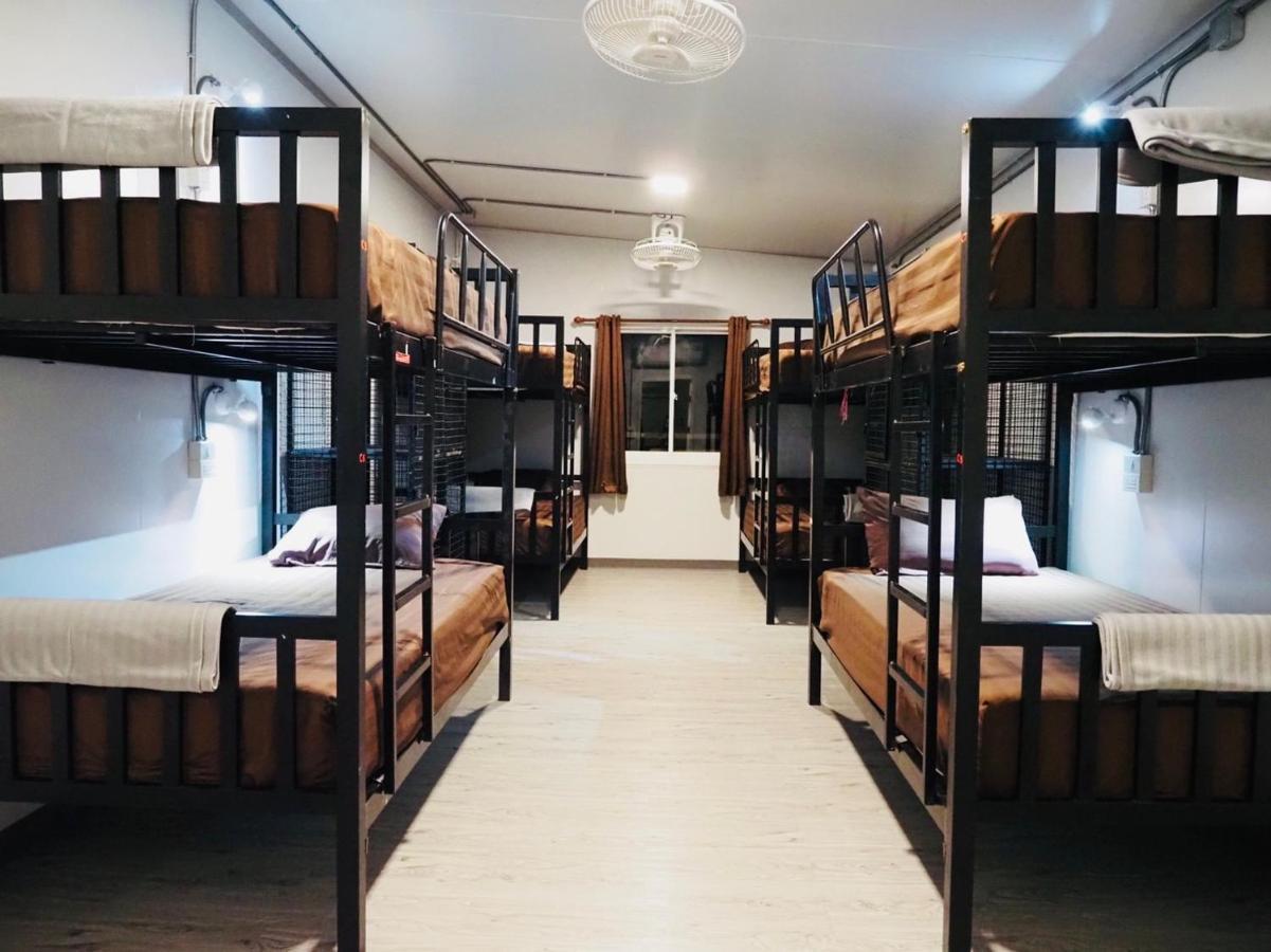 Wild Ones Hostel Bangkok Bagian luar foto