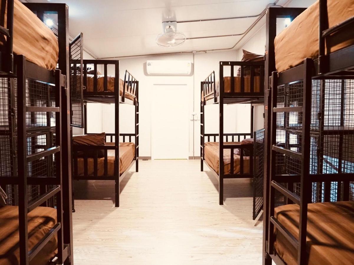 Wild Ones Hostel Bangkok Bagian luar foto