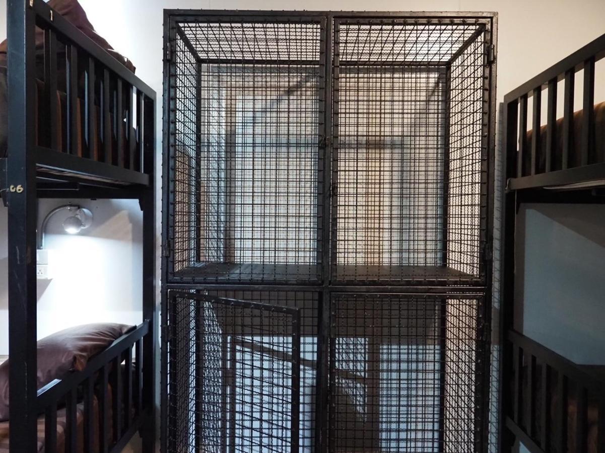 Wild Ones Hostel Bangkok Bagian luar foto