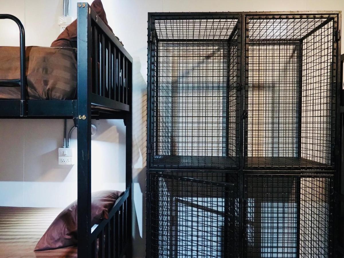 Wild Ones Hostel Bangkok Bagian luar foto