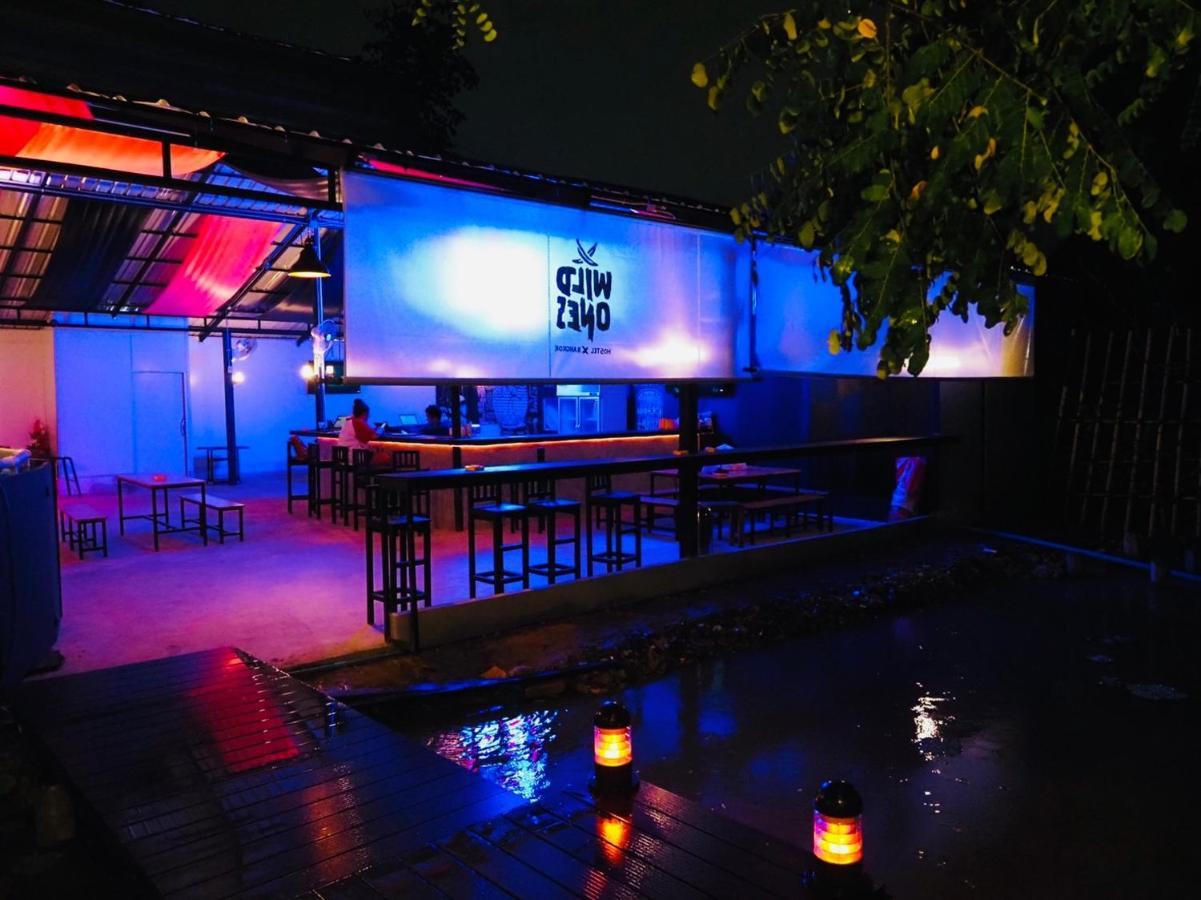 Wild Ones Hostel Bangkok Bagian luar foto