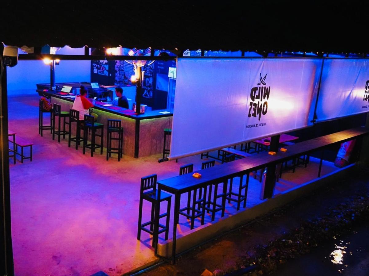 Wild Ones Hostel Bangkok Bagian luar foto