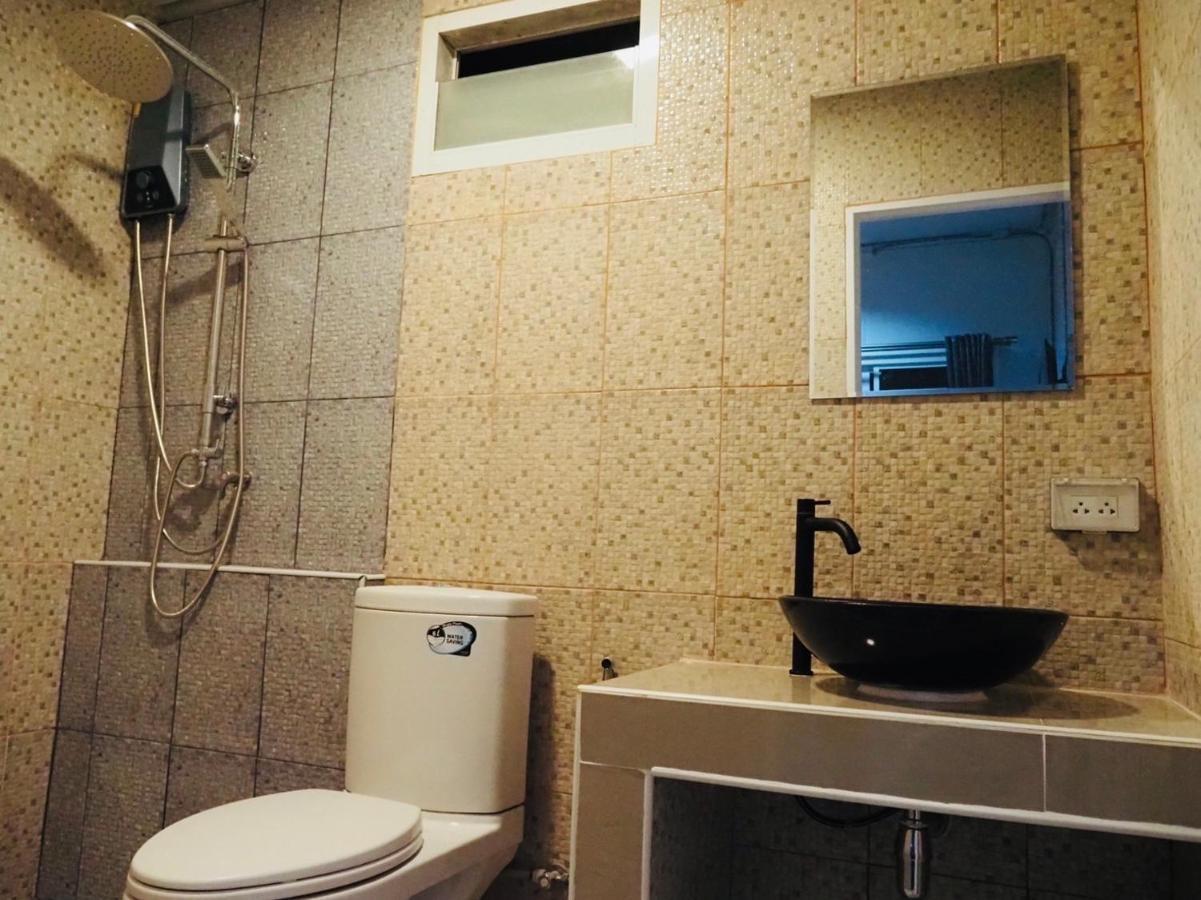 Wild Ones Hostel Bangkok Bagian luar foto